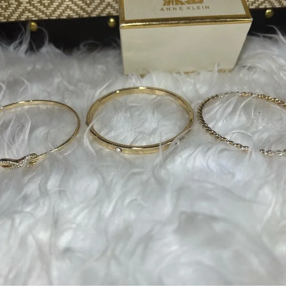 Anne Klein New in Box 3 Three Gold Tone Bracelets Bangles and In Gift Box - Picture 6 of 8